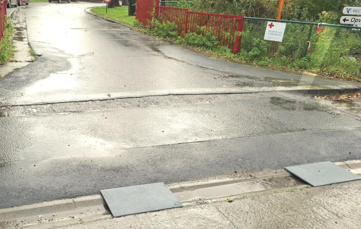 Rijplaten het Rode Kruis